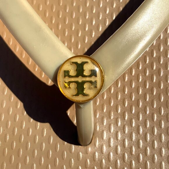 Women’s Tory Burch Sandals, Thin Strap Flip Flops, Gold/Tan, Size 8 - Picture 4 of 7
